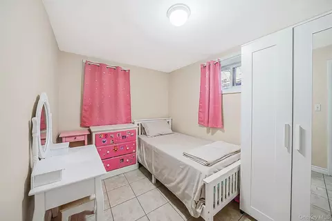 Bedroom - 86 Jesse St, Freeport, NY 11520 photo 11 of 11