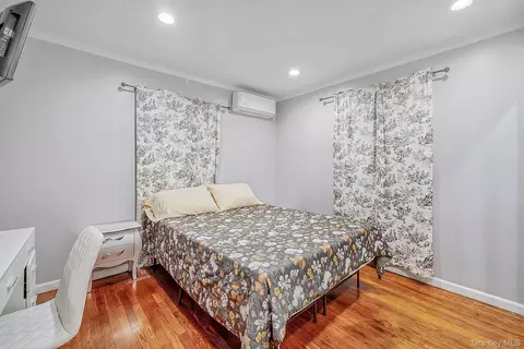 Bedroom - 86 Jesse St, Freeport, NY 11520 photo 8 of 11