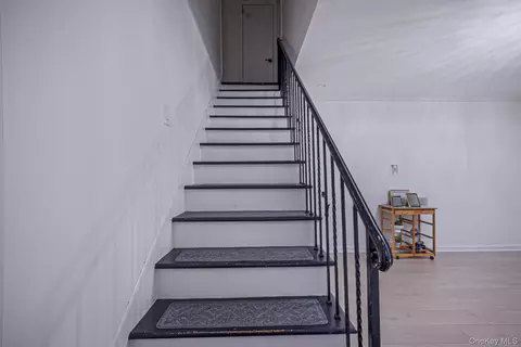 Entry Way - 86 Jesse St, Freeport, NY 11520 photo 1 of 2