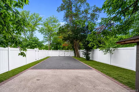 Exterior - 86 Jesse St, Freeport, NY 11520 photo 8 of 8