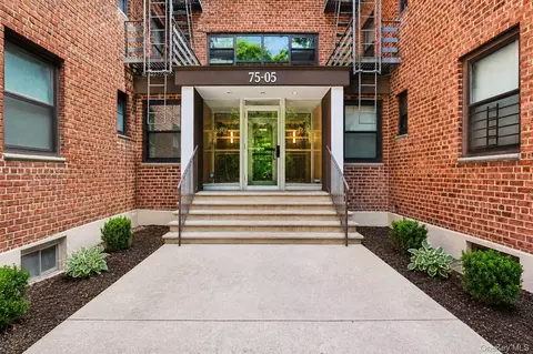 75-05 210th St #4N, New York, NY 11364