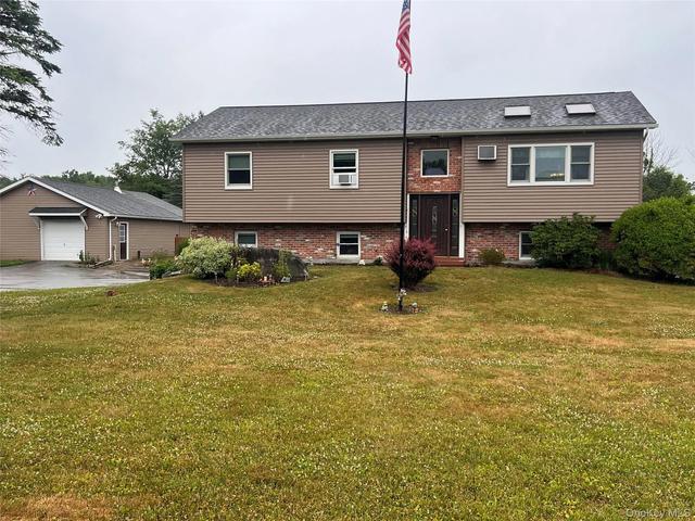 14 Blossom Grove Ct, Highland, NY 12528