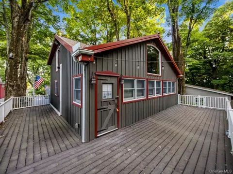 266 Sylvan Lake Rd #B-19, Beekman, NY 12533