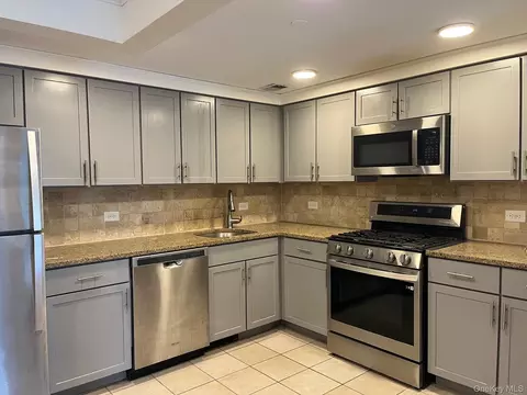 143-41 84th Dr #6E, Jamaica, NY 11435