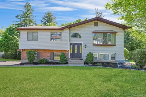 168 Orchid Dr, Orangetown, NY 10965