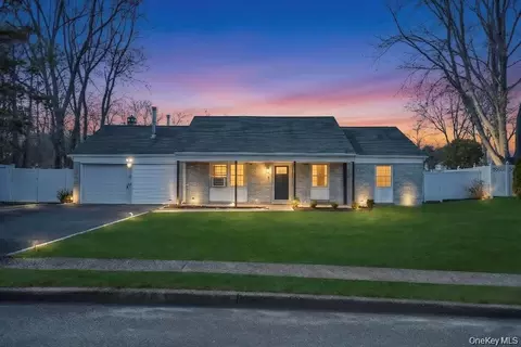 22 Tinder Ln, Lake Grove, NY 11755