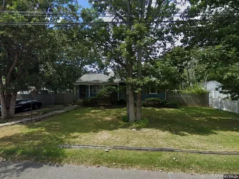 154 N 24th St, Wyandanch, NY 11798