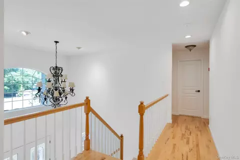 Entry Way - 17 Esplanade Dr, Brookhaven, NY 11772 photo 2 of 4