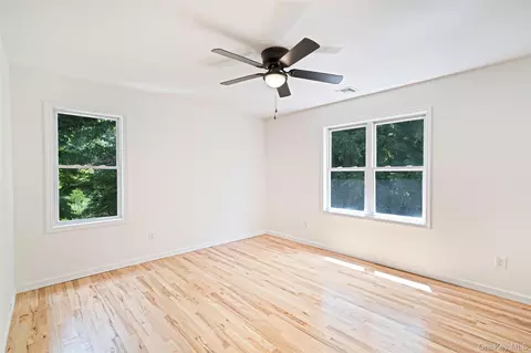 Bedroom - 17 Esplanade Dr, Brookhaven, NY 11772 photo 3 of 4