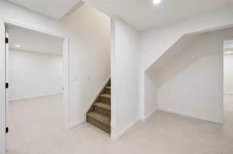 Entry Way - 17 Esplanade Dr, Brookhaven, NY 11772 photo 3 of 4