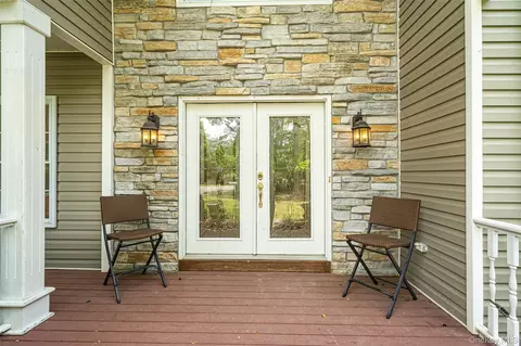 Exterior - 17 Esplanade Dr, Brookhaven, NY 11772 photo 5 of 9