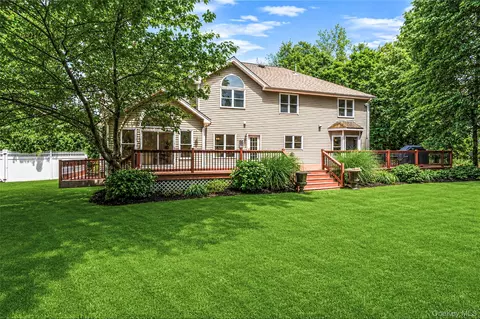 Exterior - 17 Esplanade Dr, Brookhaven, NY 11772 photo 8 of 9