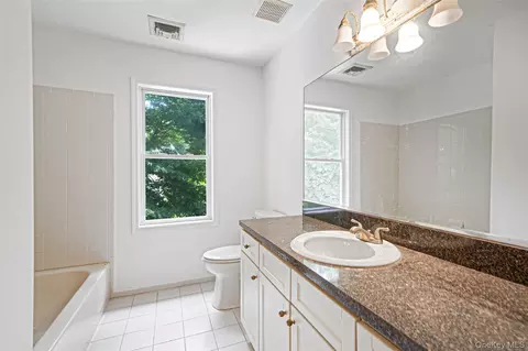 Bath - 17 Esplanade Dr, Brookhaven, NY 11772 photo 4 of 5