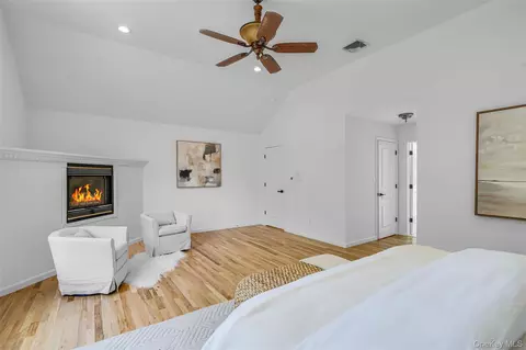 Bedroom - 17 Esplanade Dr, Brookhaven, NY 11772 photo 1 of 4