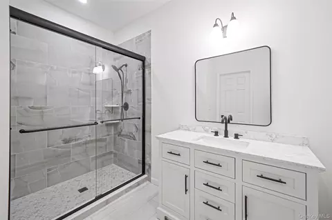 Bath - 17 Esplanade Dr, Brookhaven, NY 11772 photo 1 of 5