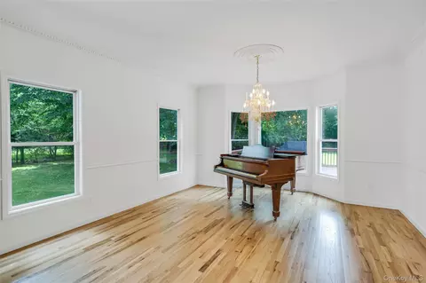 Other - 17 Esplanade Dr, Brookhaven, NY 11772 photo 3 of 9