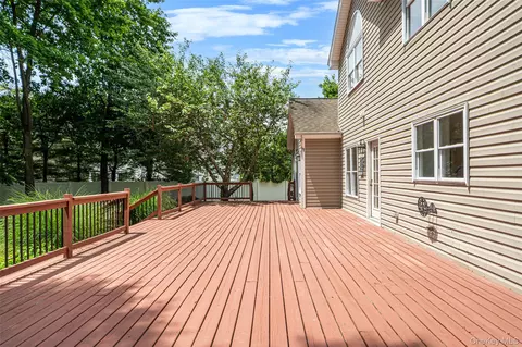 Exterior - 17 Esplanade Dr, Brookhaven, NY 11772 photo 7 of 9