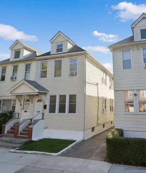 4311 56th St, New York, NY 11377