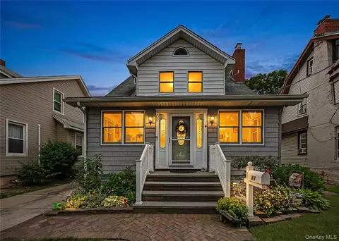 59 Vernon Ave, Rockville Centre, NY 11570