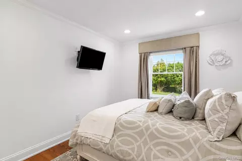 Bedroom - 65 Shore Rd, Westhampton, NY 11977 photo 4 of 4