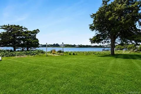 Exterior - 65 Shore Rd, Westhampton, NY 11977 photo 2 of 4