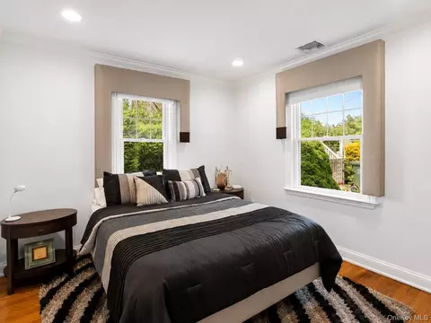 Bedroom - 65 Shore Rd, Westhampton, NY 11977 photo 3 of 4
