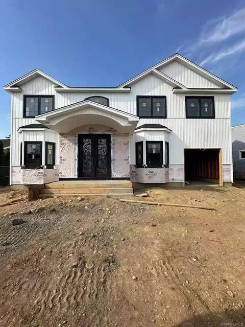 112 Columbia Dr, Jericho, NY 11753