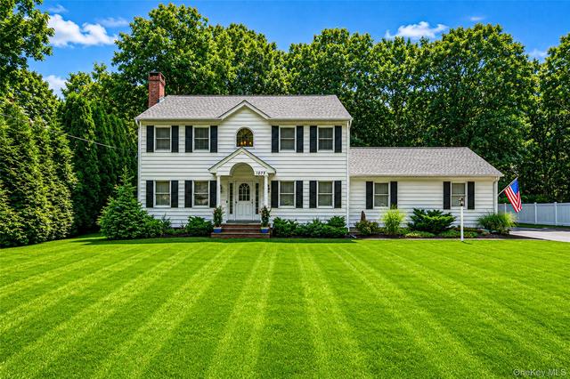 1075 Ships Dr, Southold, NY 11971