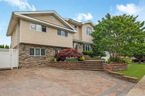 145 Washington St, Farmingdale, NY 11735