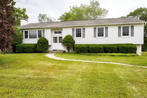 5 Millbank Rd, Poughkeepsie, NY 12603
