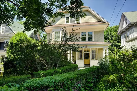 97 Belvedere Dr, Yonkers, NY 10705