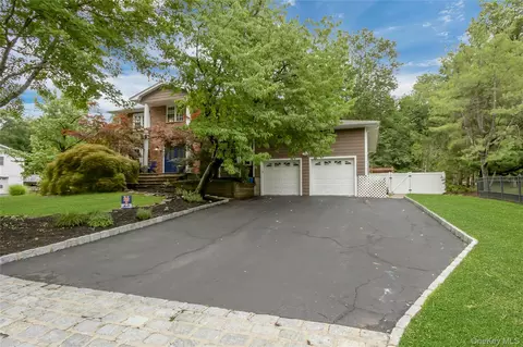7 S Cranford Rd, Clarkstown, NY 10954