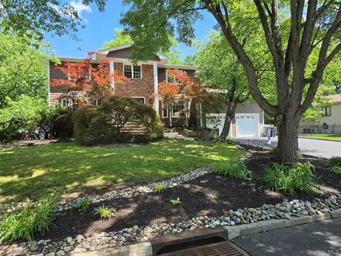 7 S Cranford Rd, Clarkstown, NY 10954