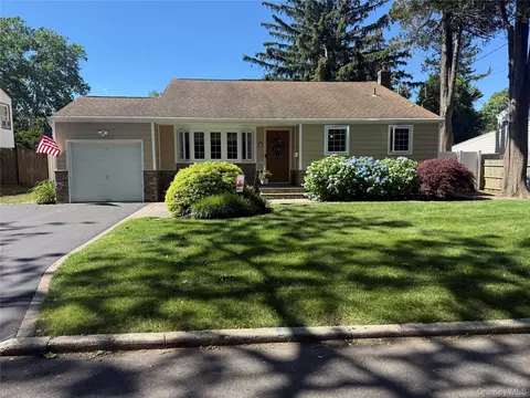 20 Via Continental, Huntington Station, NY 11746