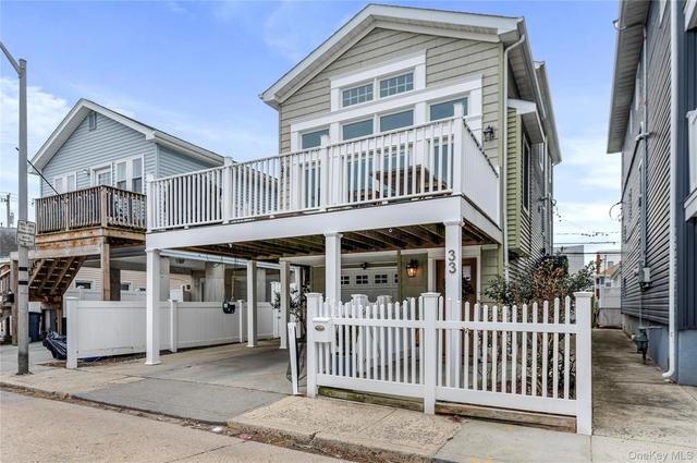 33 Vermont St, Long Beach, NY 11561