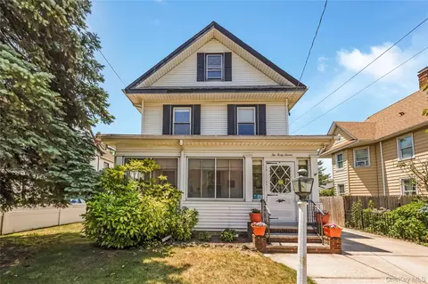247 Allen St, Lawrence, NY 11559