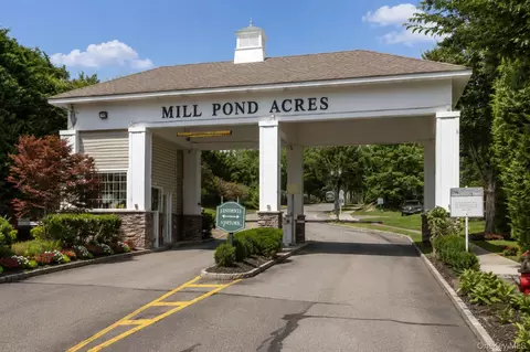 46 Miro Pl #46, North Hempstead, NY 11050