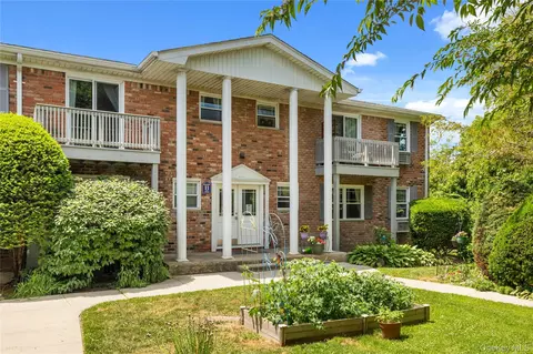147 Fairharbor Dr #147, Patchogue, NY 11772