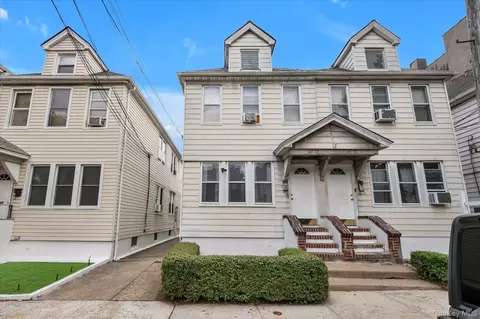 4313 56th St, New York, NY 11377