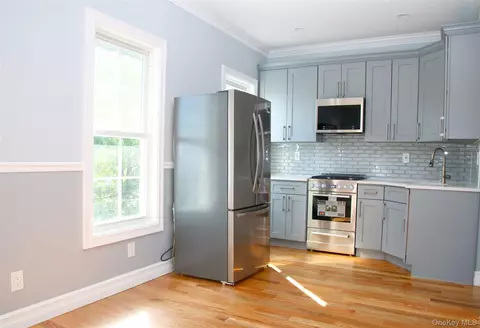 Kitchen - 1048 E 98 St, Brooklyn, NY 11236 photo 1 of 1