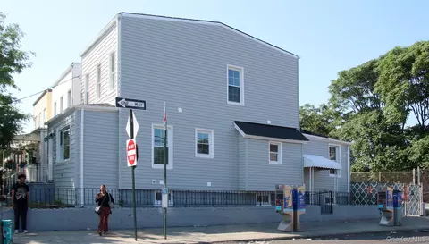 Exterior - 1048 E 98 St, Brooklyn, NY 11236 photo 2 of 2