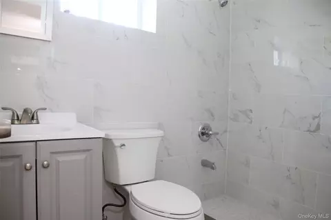 Bath - 1048 E 98 St, Brooklyn, NY 11236 photo 4 of 4
