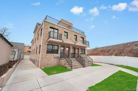 38-22 56 St, Woodside, NY 11377