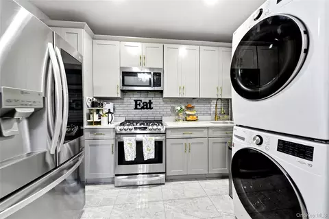 160 Wadsworth Ave #201, New York, NY 10033