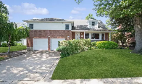 485 Gifford Ave, Oceanside, NY 11572