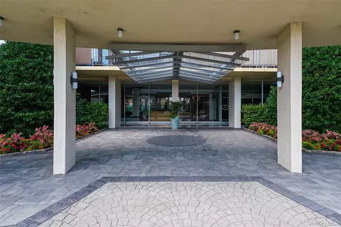 166-25 Powells Cove Blvd #6M, New York, NY 11357