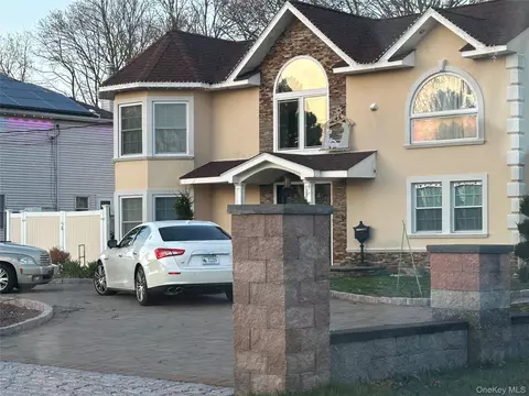 45 Campbell Ln, East Islip, NY 11730