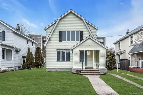 11 Merton Ave, Lynbrook, NY 11563
