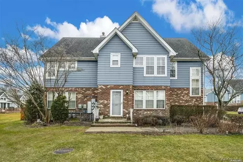 41-43 Broadlawn Dr, Central Islip, NY 11722