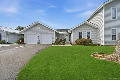210 Elton Ct W, Saint James, NY 11780